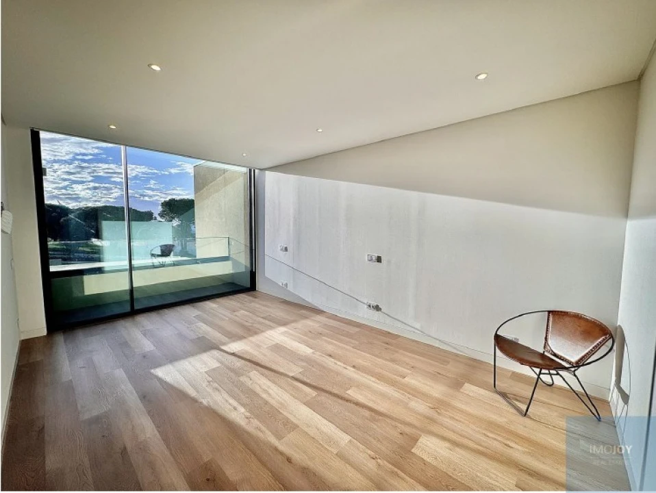 Moradia T3 para Venda em Quarteira Foto 11