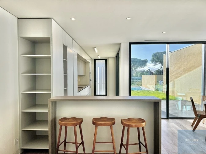 Moradia T3 para Venda em Quarteira Foto 3