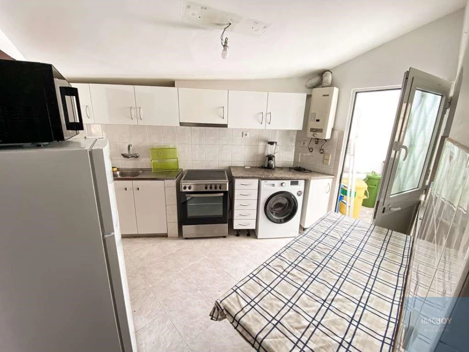 Moradia T5 para Venda em Funchal (Santa Maria Maior) Foto 9