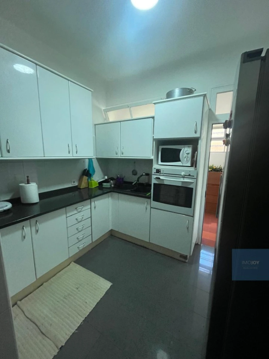 Moradia T5 para Venda em Funchal (Santa Maria Maior) Foto 8