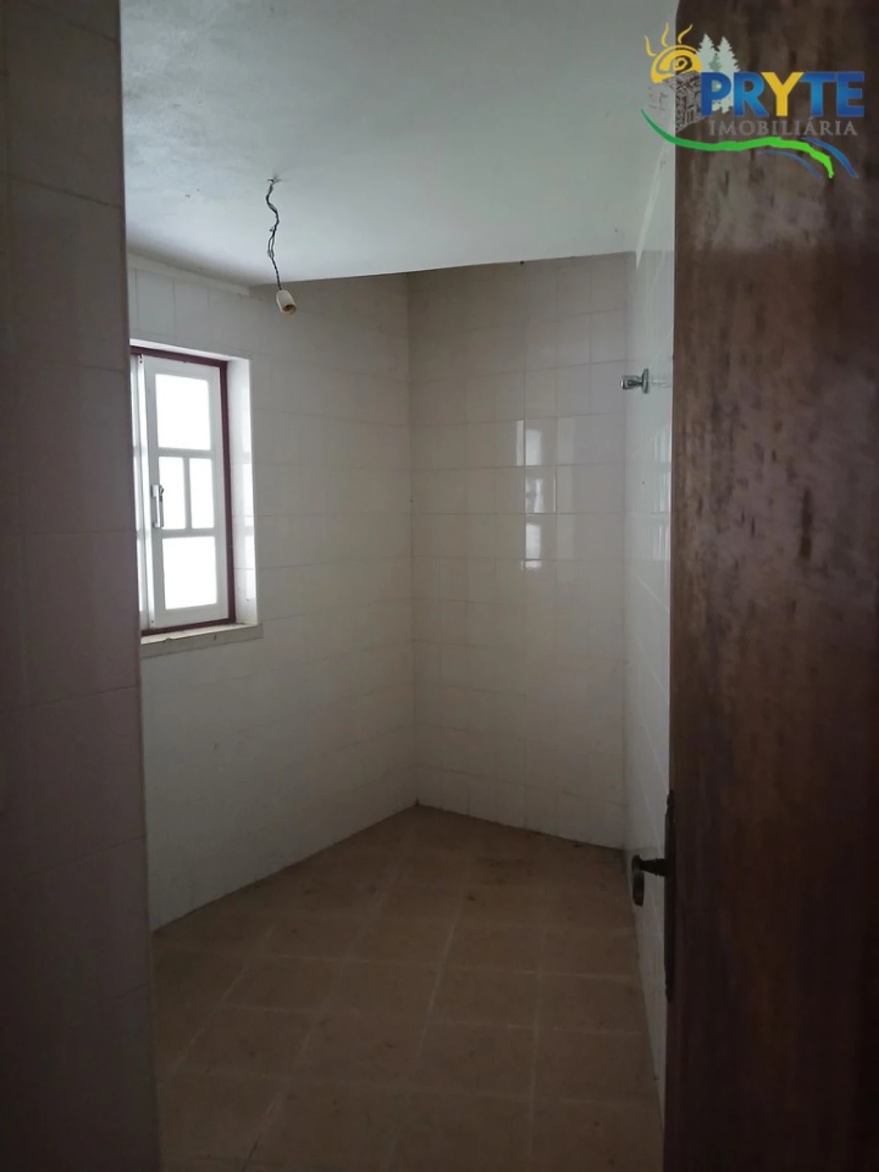 Loja para Venda em Aguda Foto 32