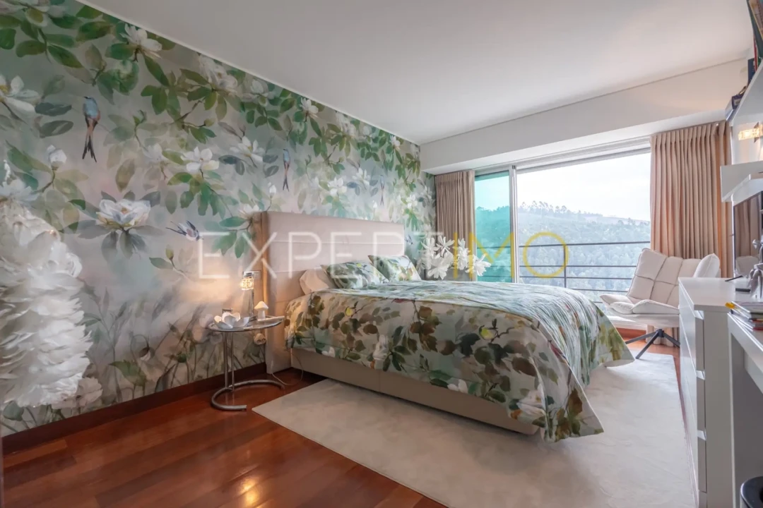 Moradia T4 para Venda em Santo Antonio dos Olivais Foto 23