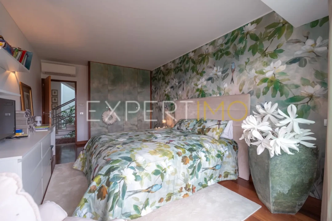 Moradia T4 para Venda em Santo Antonio dos Olivais Foto 25