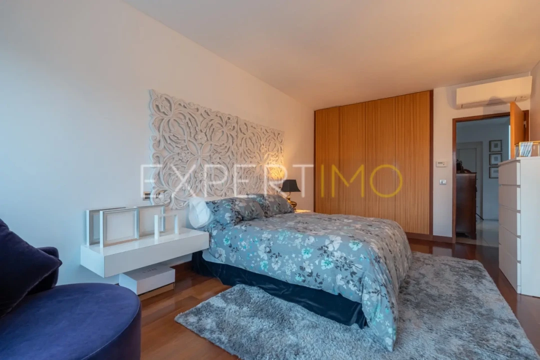 Moradia T4 para Venda em Santo Antonio dos Olivais Foto 27