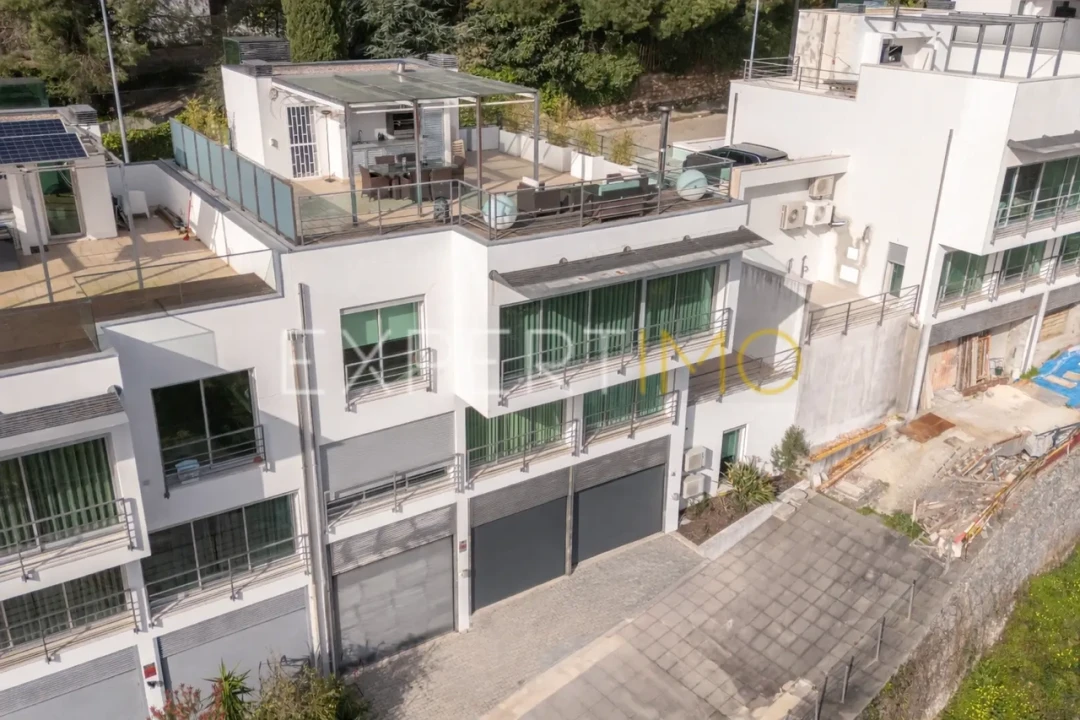 Moradia T4 para Venda em Santo Antonio dos Olivais Foto 42