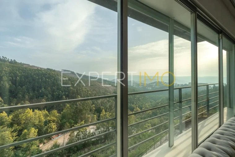 Moradia T4 para Venda em Santo Antonio dos Olivais Foto 11