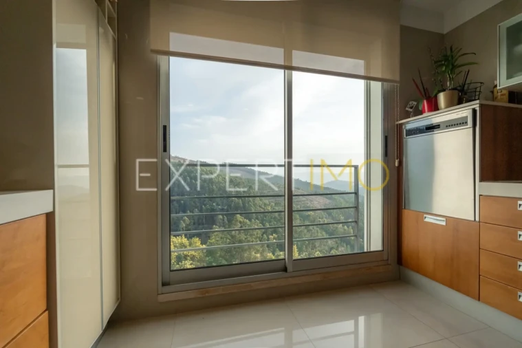 Moradia T4 para Venda em Santo Antonio dos Olivais Foto 19