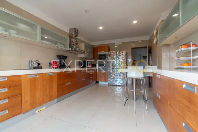 Moradia T4 para Venda em Santo Antonio dos Olivais Foto 20