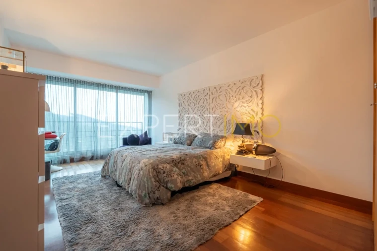 Moradia T4 para Venda em Santo Antonio dos Olivais Foto 26