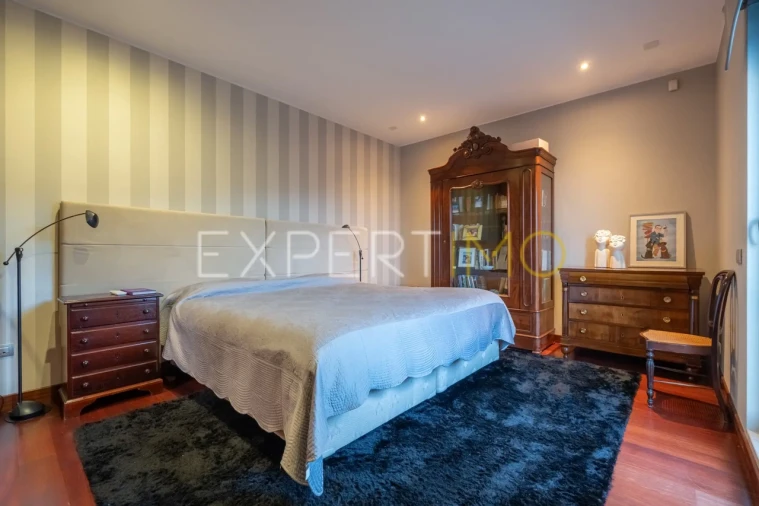 Moradia T4 para Venda em Santo Antonio dos Olivais Foto 37