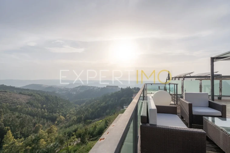 Moradia T4 para Venda em Santo Antonio dos Olivais Foto 45