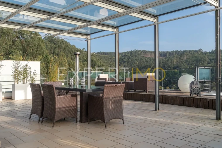 Moradia T4 para Venda em Santo Antonio dos Olivais Foto 48