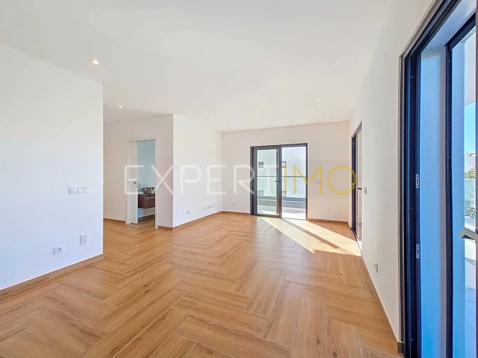 Apartamento T2 para Venda em Portimão Foto 3