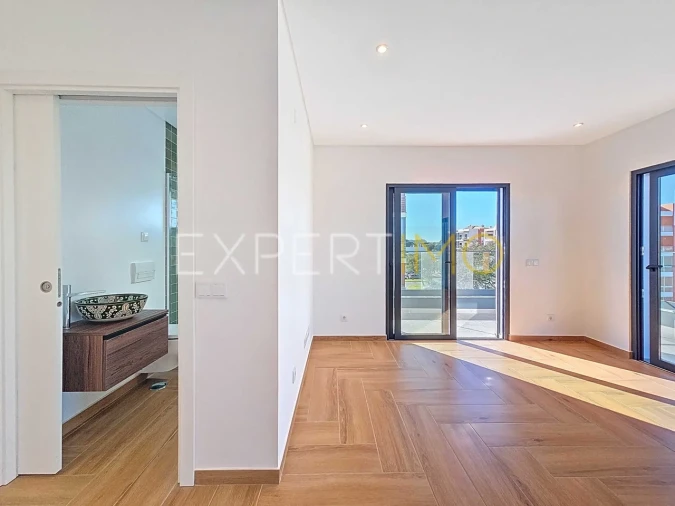 Apartamento T2 para Venda em Portimão Foto 6