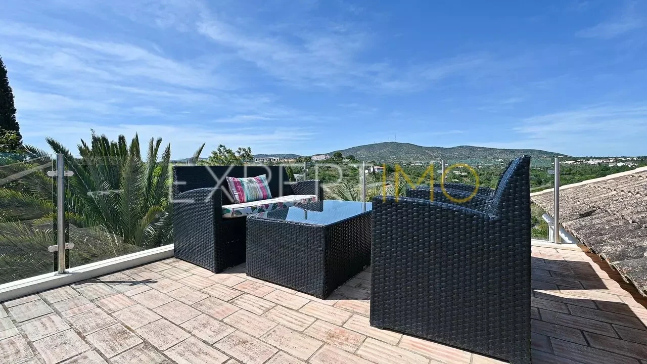 Moradia T3 para Venda em Quelfes Foto 4