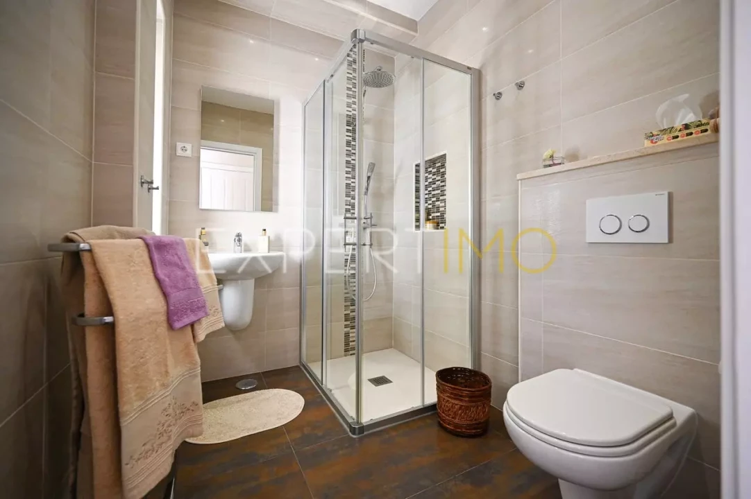 Moradia T3 para Venda em Quelfes Foto 7