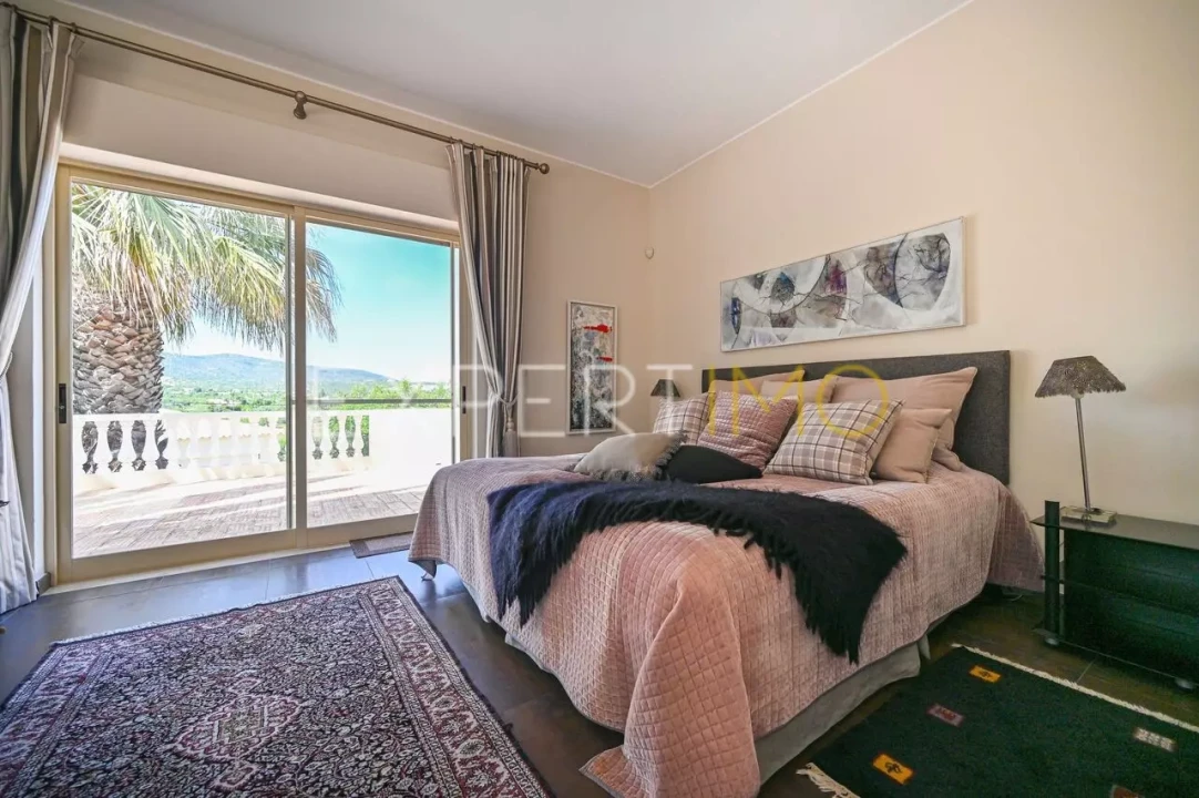 Moradia T3 para Venda em Quelfes Foto 9