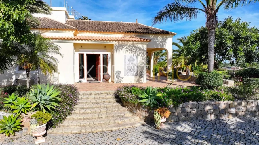 Moradia T3 para Venda em Quelfes Foto 3