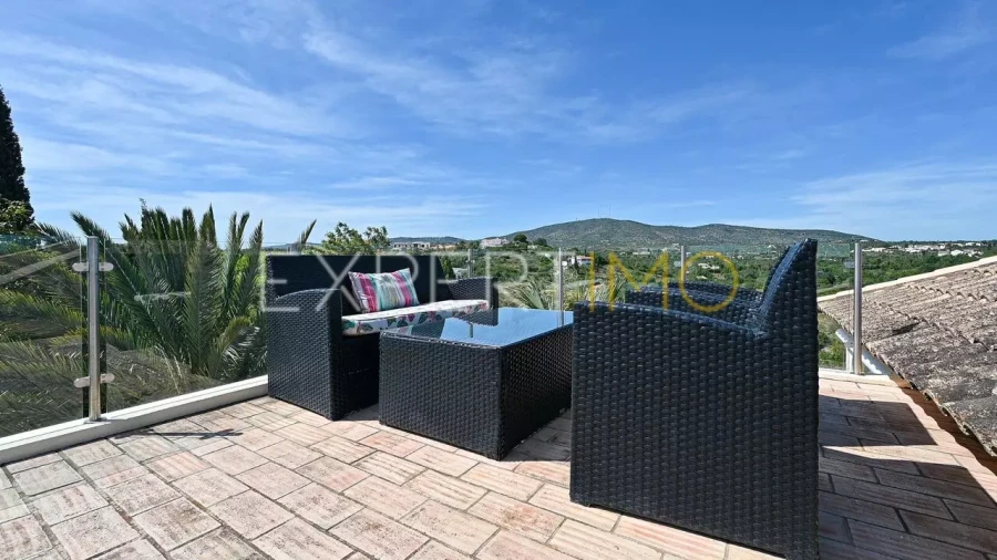 Moradia T3 para Venda em Quelfes Foto 4