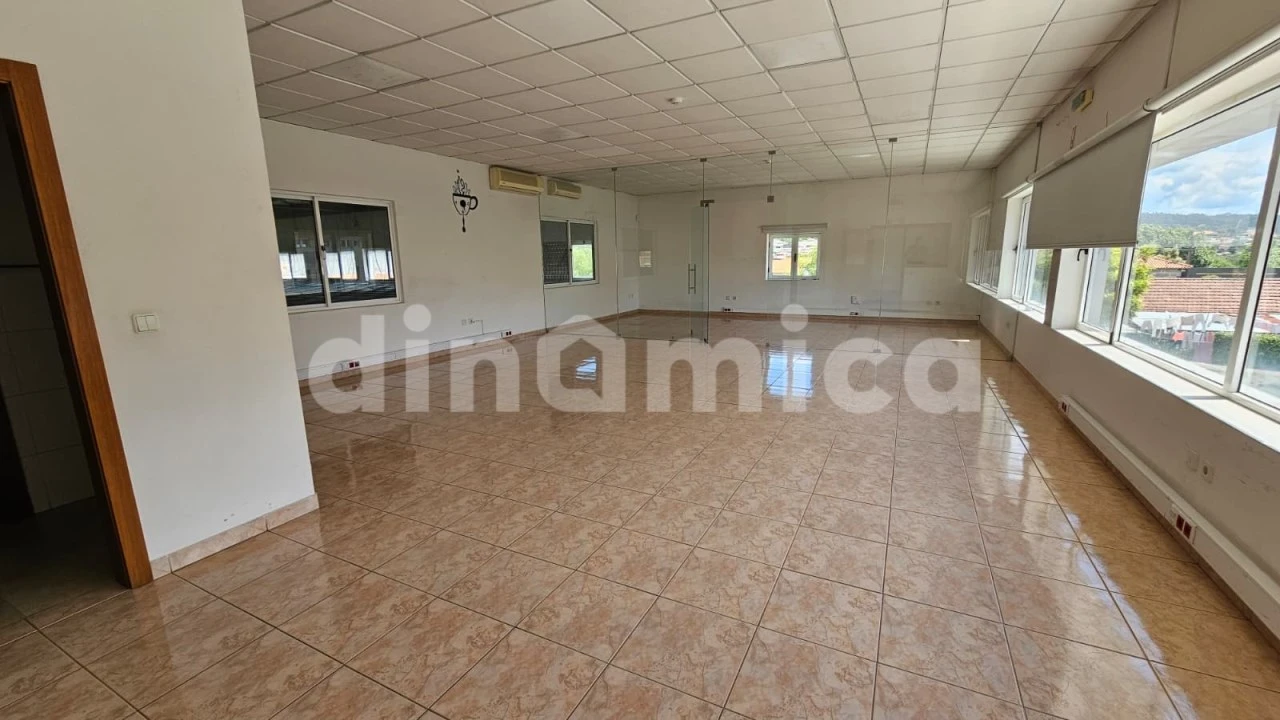 Armazém para Arrendamento em Joane Foto 11