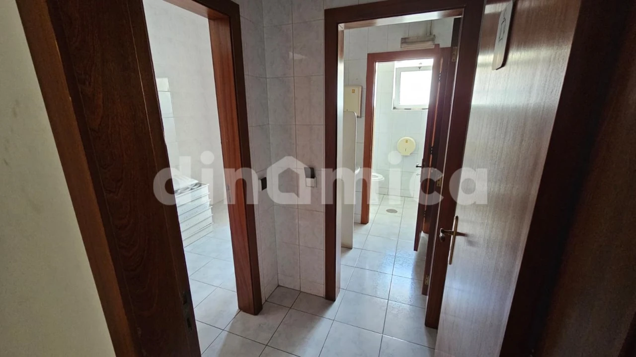 Armazém para Arrendamento em Joane Foto 13