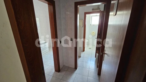 Armazém para Arrendamento em Joane