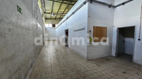 Armazém para Arrendamento em Joane