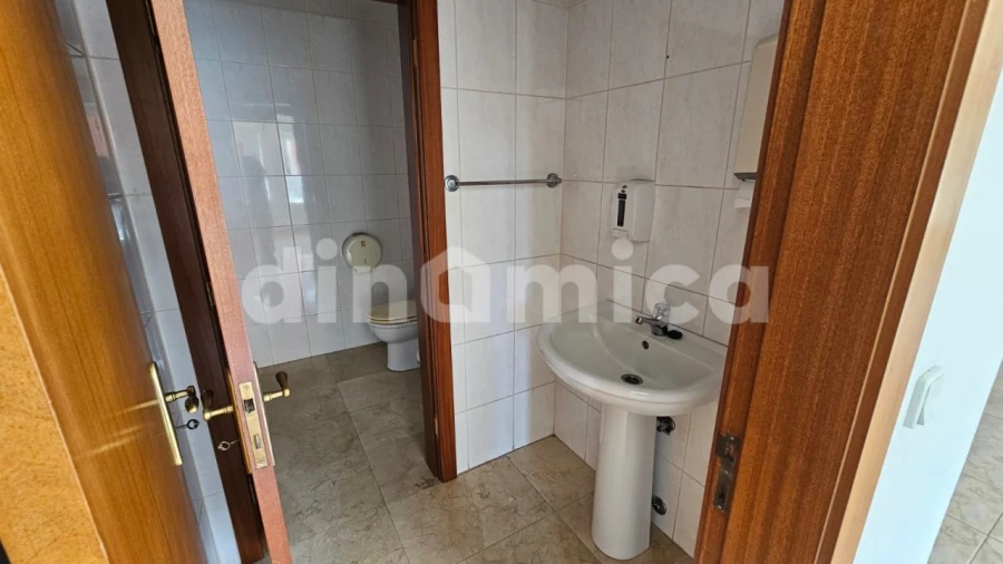 Armazém para Arrendamento em Joane Foto 5