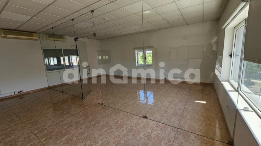Armazém para Arrendamento em Joane Foto 9