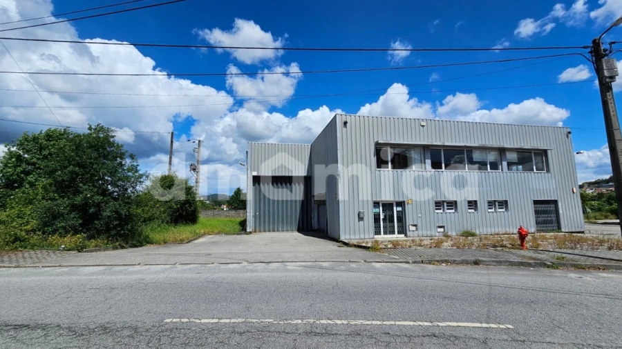 Armazém para Arrendamento em Joane