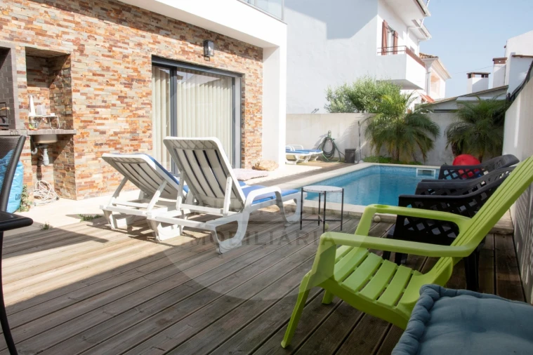 Moradia T3 para Venda em Charneca de Caparica e Sobreda Foto 1