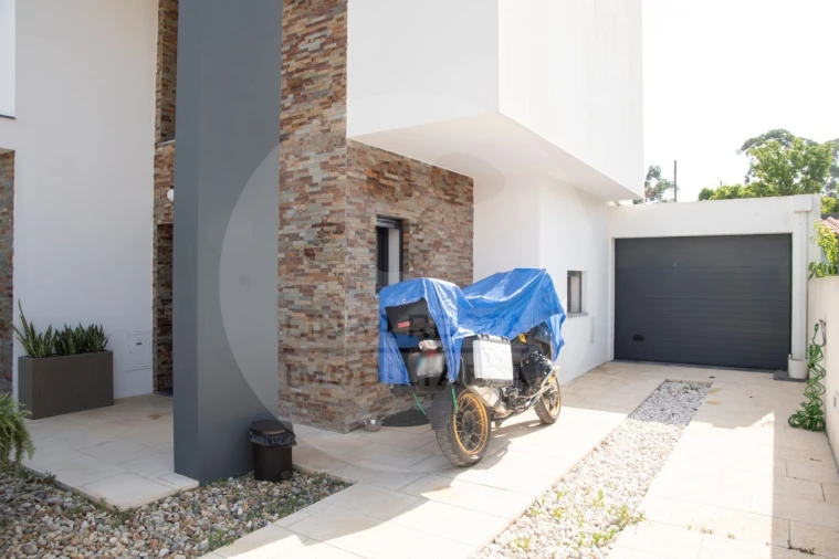 Moradia T3 para Venda em Charneca de Caparica e Sobreda Foto 39