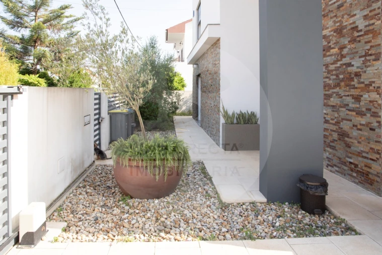 Moradia T3 para Venda em Charneca de Caparica e Sobreda Foto 40