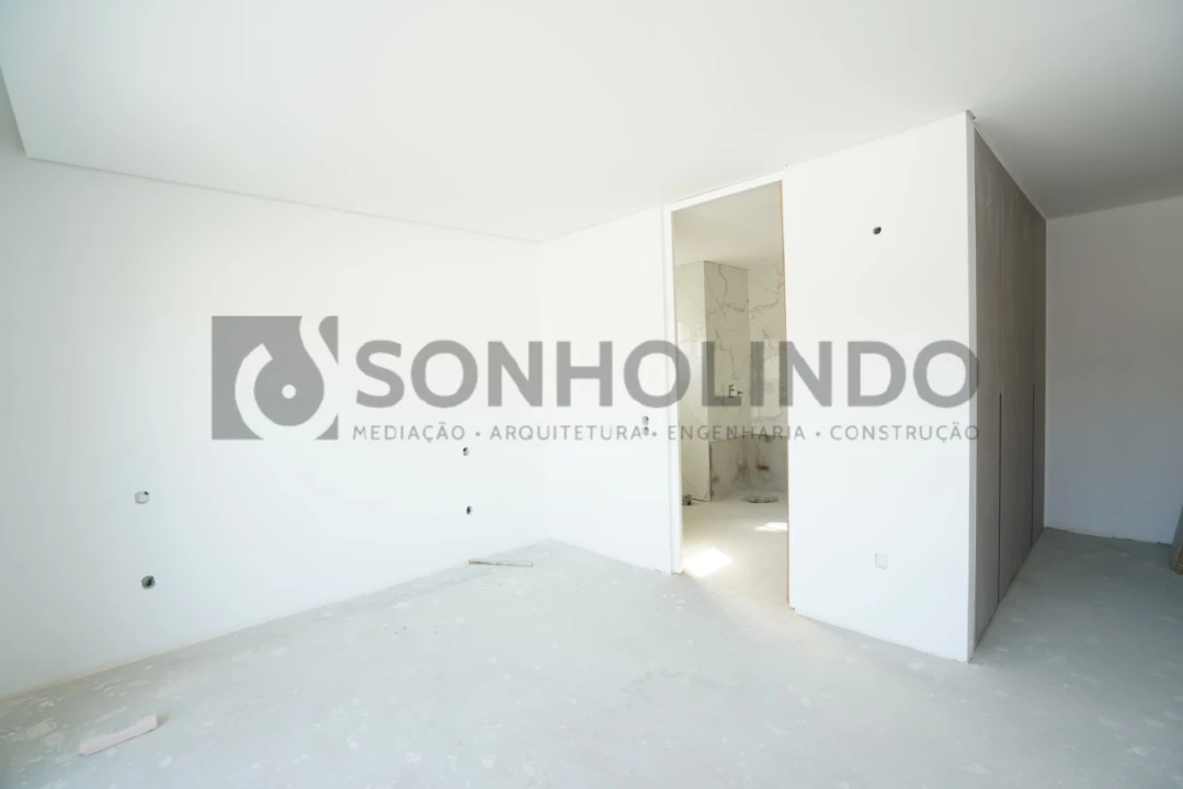 Moradia T3 para Venda em Cidade da Maia Foto 12