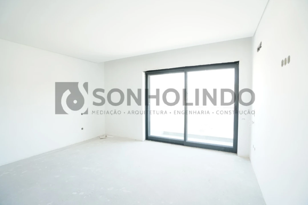 Moradia T3 para Venda em Cidade da Maia Foto 18