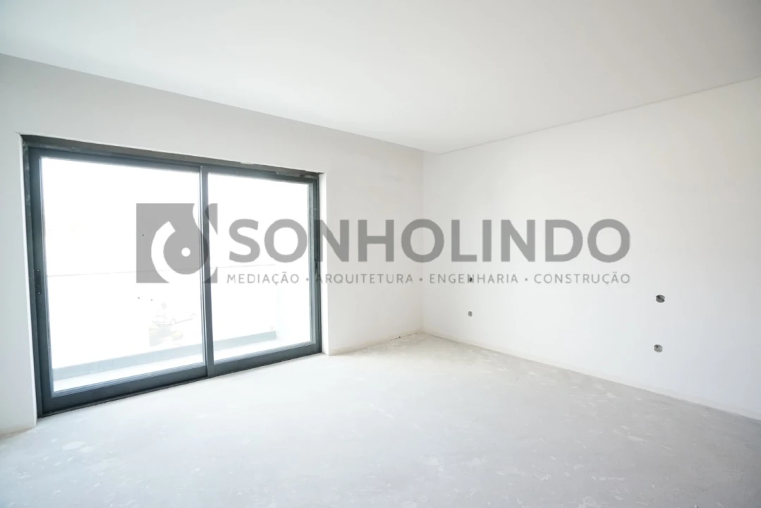 Moradia T3 para Venda em Cidade da Maia Foto 25