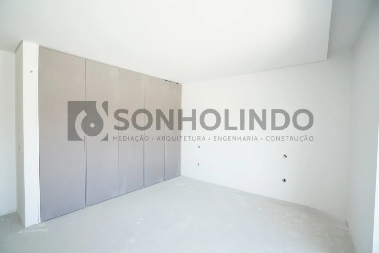 Moradia T3 para Venda em Cidade da Maia Foto 17