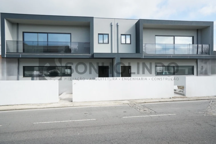 Moradia T3 para Venda em Cidade da Maia Foto 29