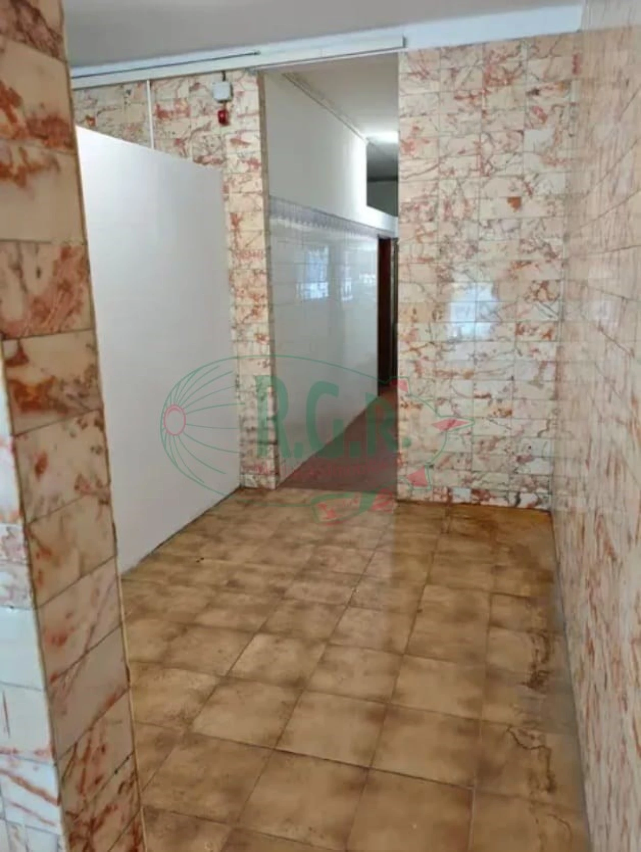 Loja para Arrendamento em Gondomar (São Cosme), Valbom e Jovim Foto 12