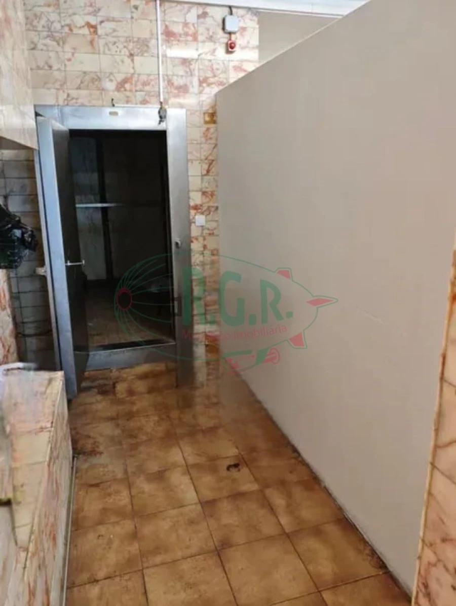 Loja para Arrendamento em Gondomar (São Cosme), Valbom e Jovim Foto 8