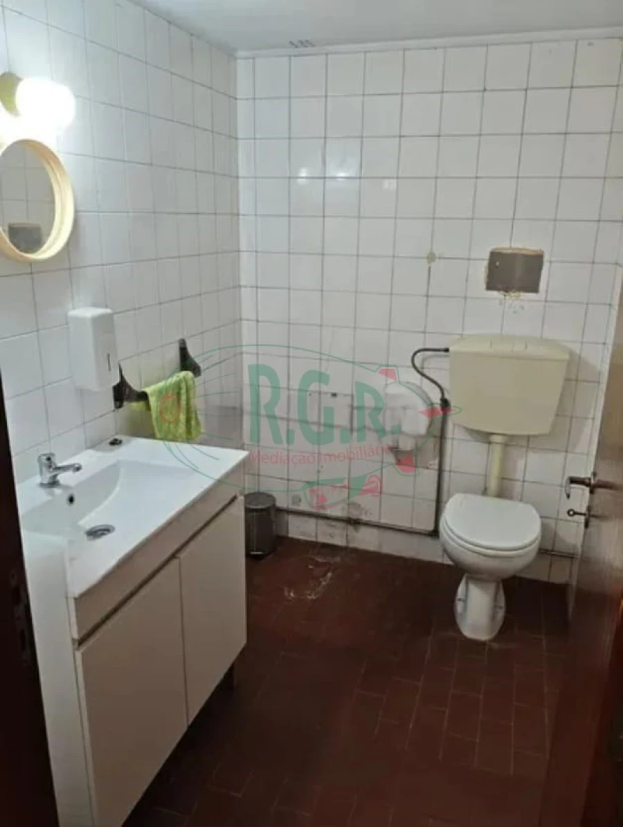 Loja para Arrendamento em Gondomar (São Cosme), Valbom e Jovim Foto 11