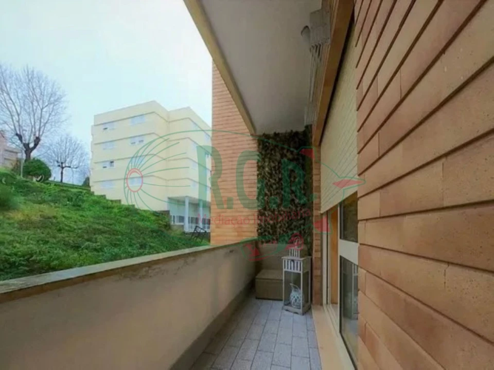 Apartamento T2 para Arrendamento em Fânzeres e São Pedro da Cova Foto 7