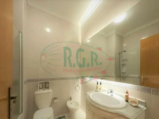 Apartamento T2 para Arrendamento em Fânzeres e São Pedro da Cova Foto 16