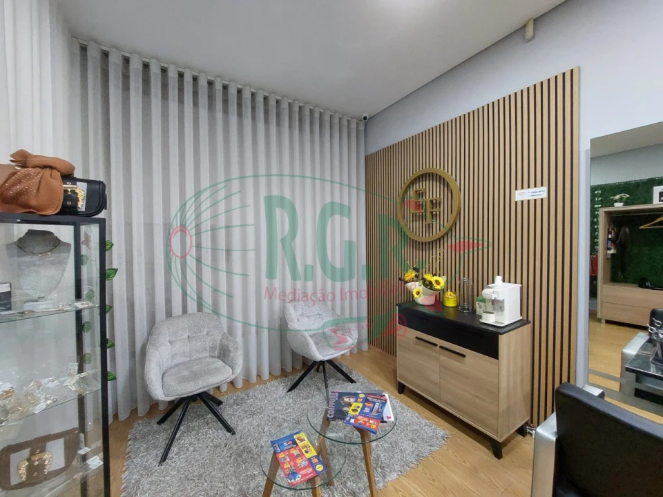 Negócio para Arrendamento em Fânzeres e São Pedro da Cova Foto 3