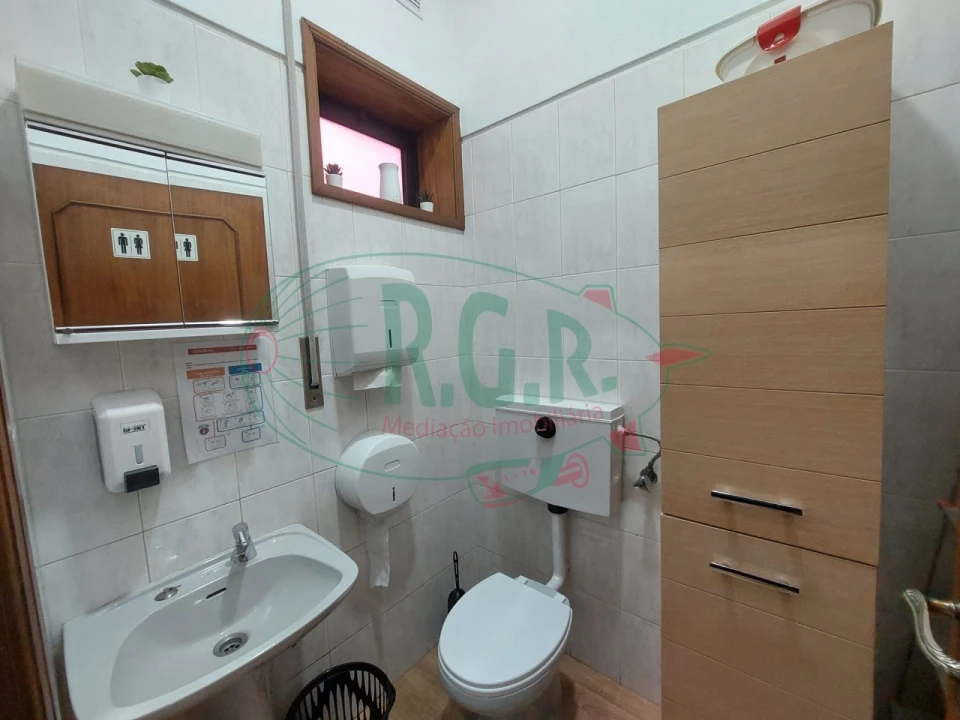 Negócio para Arrendamento em Fânzeres e São Pedro da Cova Foto 11