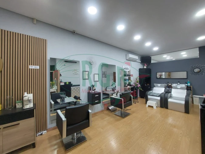 Negócio para Arrendamento em Fânzeres e São Pedro da Cova Foto 1