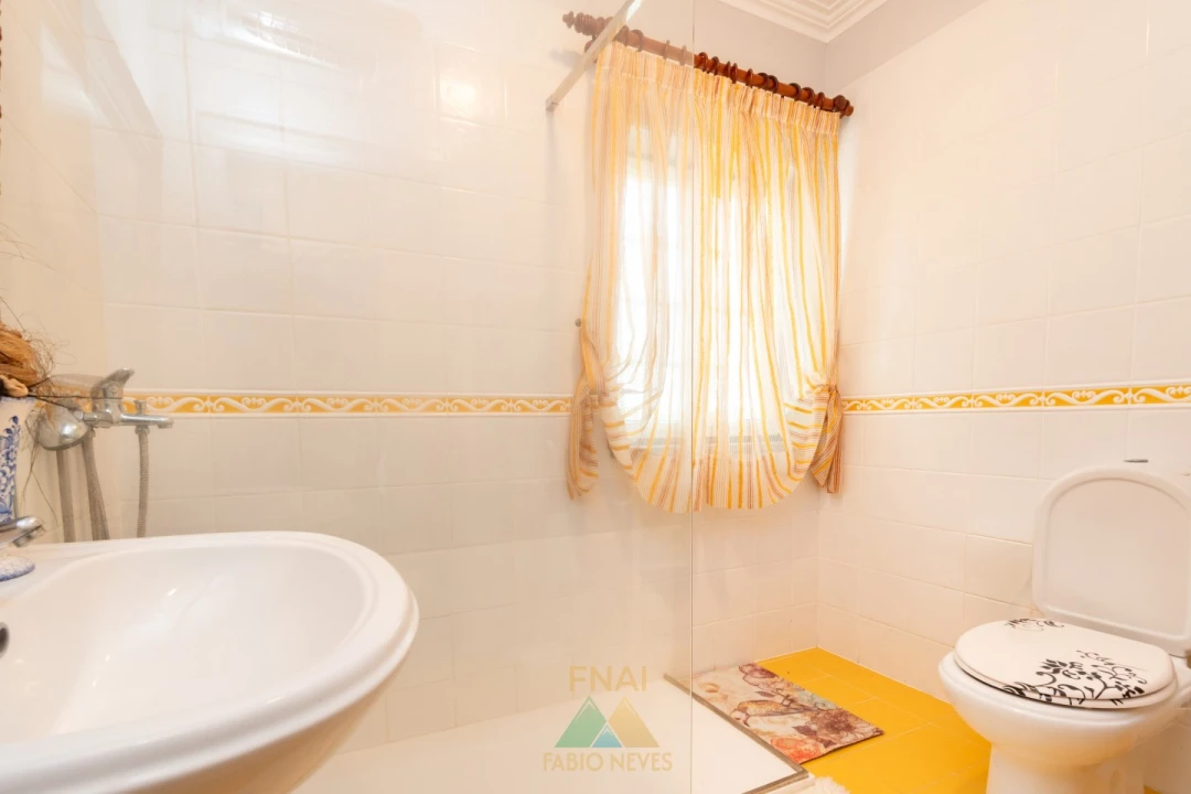 Moradia T5 para Venda em Ribeira Foto 42