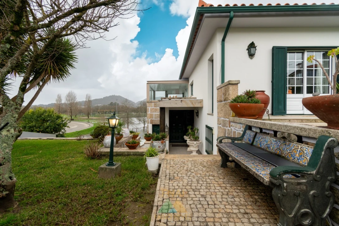 Moradia T5 para Venda em Ribeira Foto 3