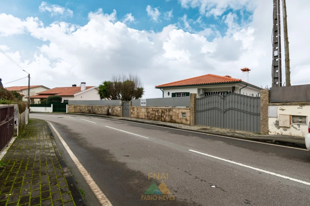 Moradia T5 para Venda em Ribeira Foto 55