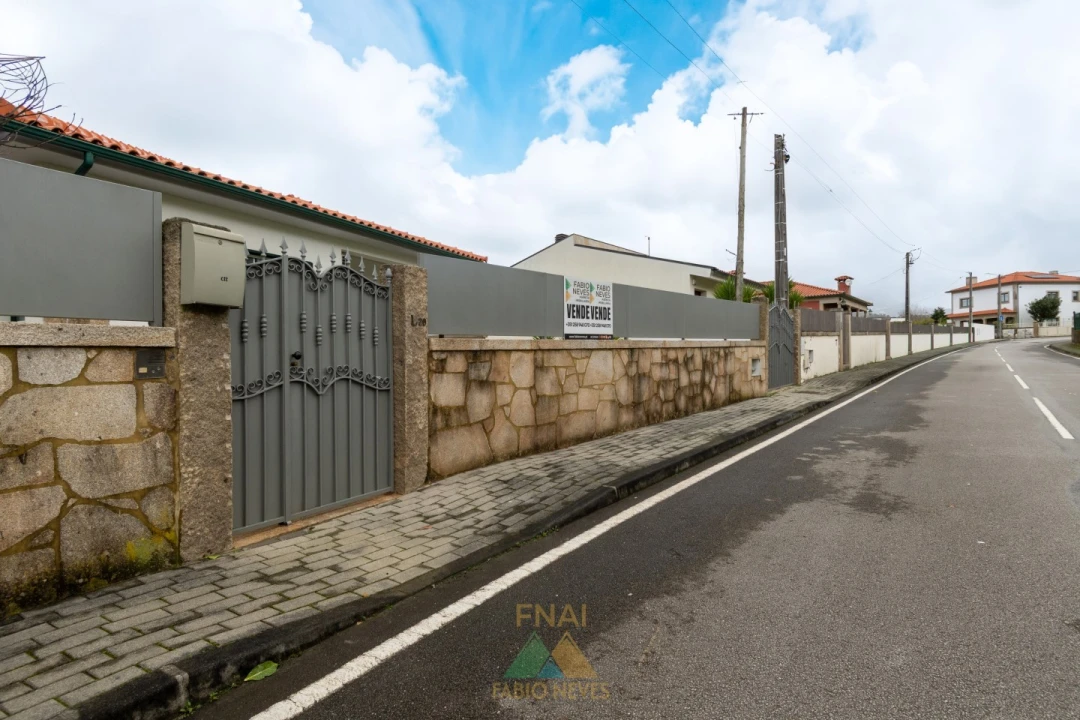 Moradia T5 para Venda em Ribeira Foto 56